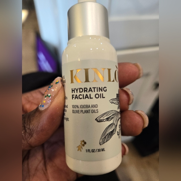 Kilo Hydrating Facial Product (bundles of 2 only) - Picture 3 of 8